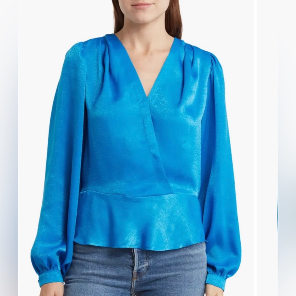 🛍️NWT DKNY Small Blue Satin Wrap Blouse